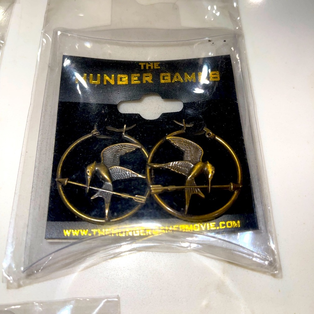 THE HUNGER‎ GAMES Movie Mockingjay Bird Hoop Earrings New in package